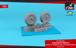 Supermarine Spitfire wheels w/ weighted tyres of smooth pattern & covered hubs