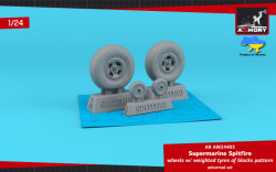 Supermarine Spitfire wheels w/ weighted tyres of blocks pattern & 4-spoke hubs